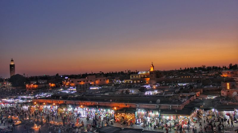 Jemaa el-Fnaa Square buzzing with Marrakech activities—perfect for 1 day in Marrakech. Discover free things to do in Marrakech, top Marrakech attractions, sights, and must-do experiences for all ages.